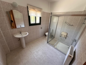 Girne / Alsancak 4+1 Deniz manzaralı Özel Havuzlu Villa 
