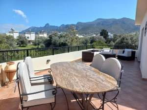 Girne / Merkez Ozankoy 3+1 Özel Havuzlu Villa 