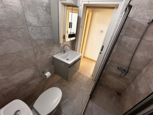 Girne / Merkez Liman karşısı  2+1 site içerisinde 