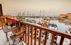 Girne / Merkez Kale içi 2+1 lüks daire Nergis