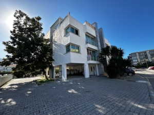 Girne / Çarşı Merkezi  1+1 Daire, Feribot Limana Yürüme Mesafesinde ve Pasha Casino Arkası