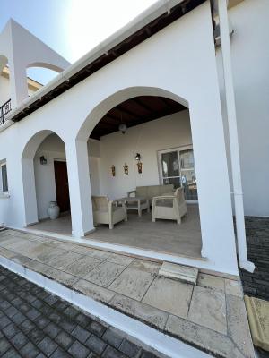 Girne / Merkez 3+1 HAVUZLU VİLLA Doğanköy