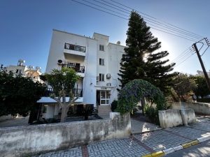 Girne / Çarşı Merkezi  2+1 lüks Daire,        Stadyum arkası