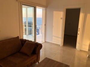 Girne / Karaoğlanlğlu 2+1 deniz kıyısı daire 